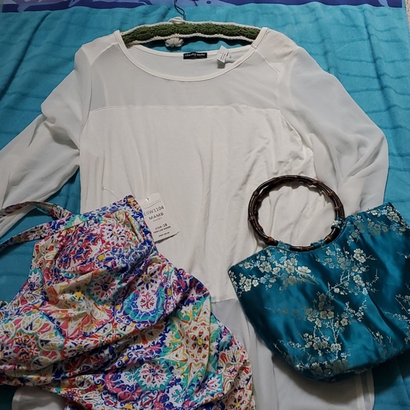 Perfect Cover up for Beach or pool - Picture 2 of 5